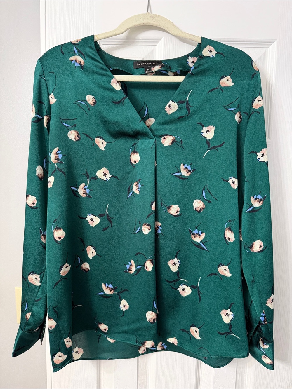 Banana Republic Teal Green Floral V-Neck Long Sleeve Blouse